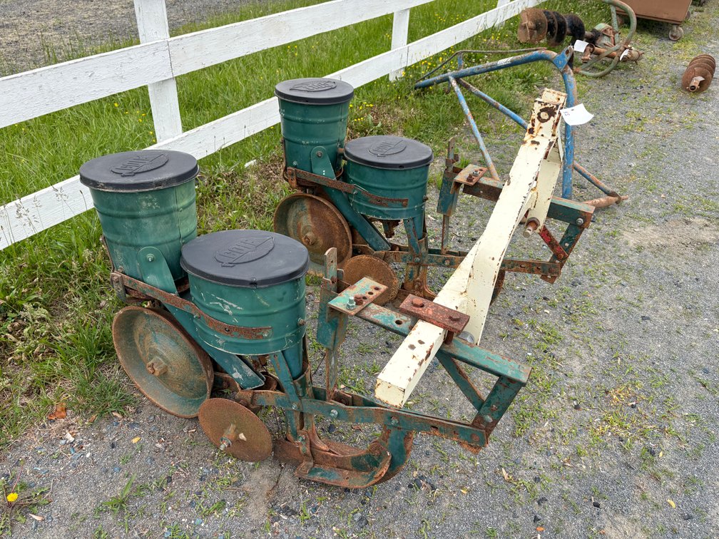 Cole 2 row corn planter 3 point hitch
