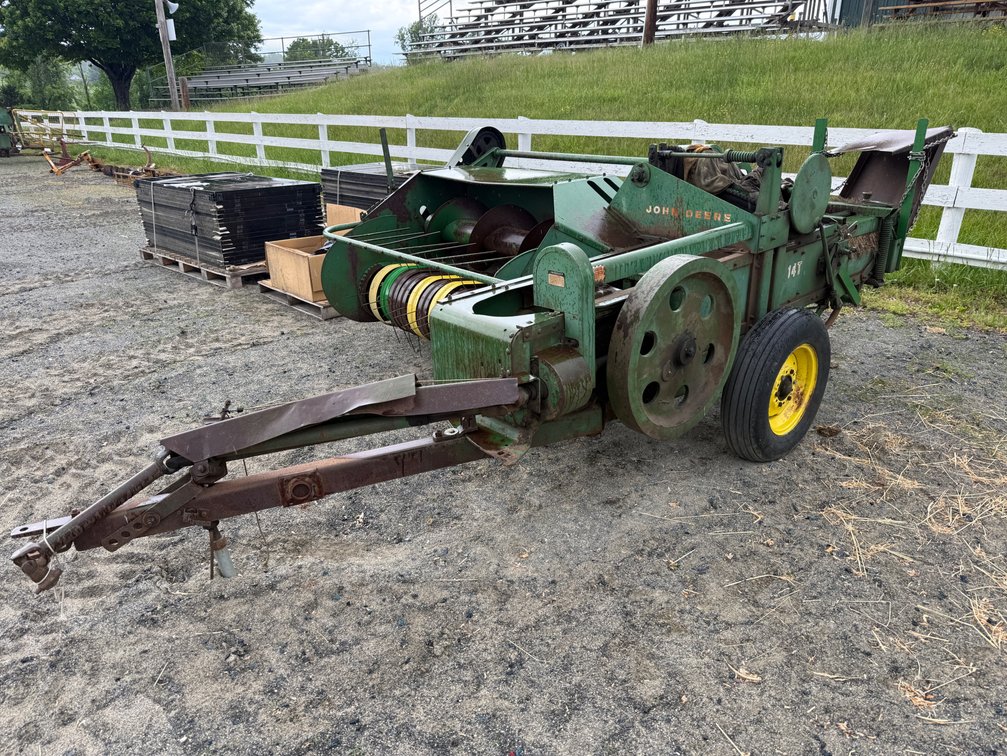 John Deere 14T Square Baler