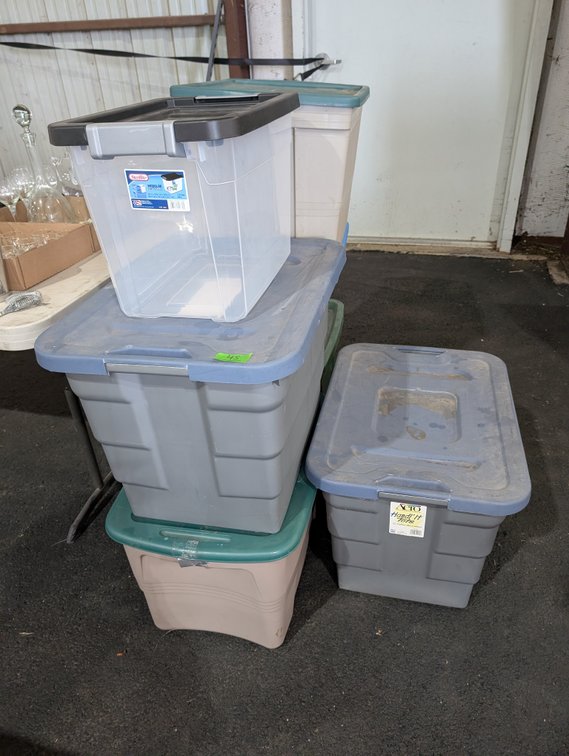 7 Plastic Storage Totes with Lids