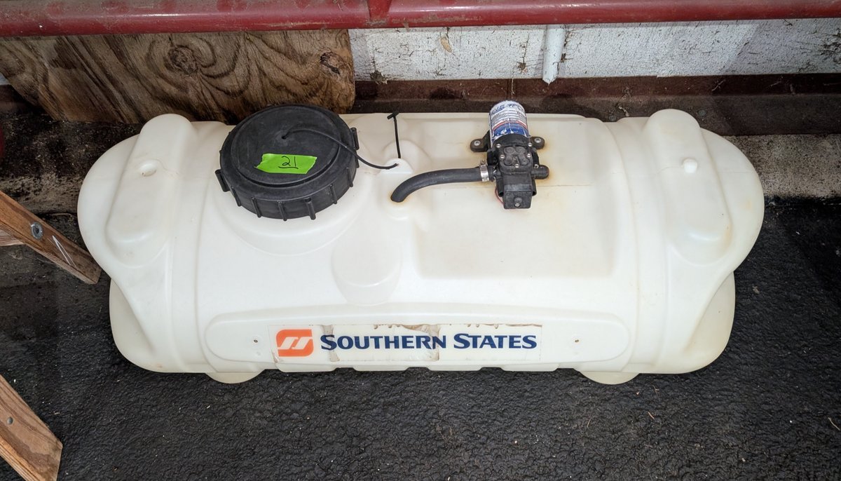 Southern States Portable Utility Chemical Sprayer Tank with Pump