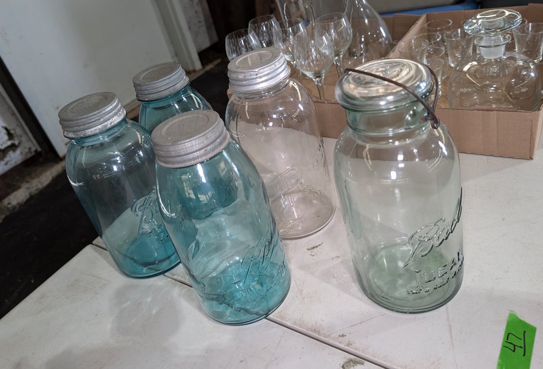 3 Blue & 2 Clear Glass Ball Mason Jars with Zinc Lids
