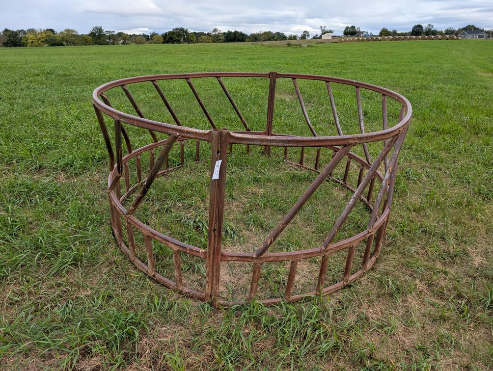 Round Cattle Hay Feeder
