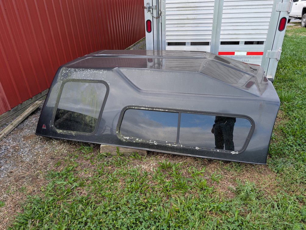 LEER Dark Gray Truck Bed Topper