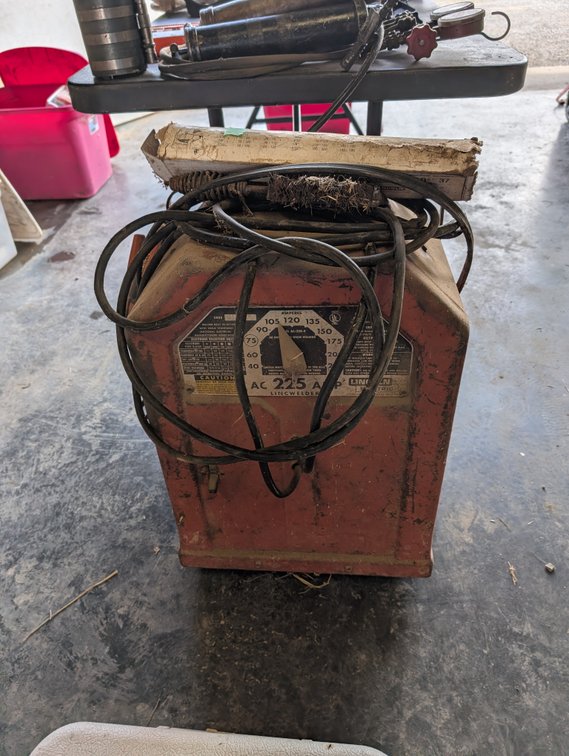Lincoln Electric Lincwelder AC-225-S Arc Welder with Cables & Electrodes