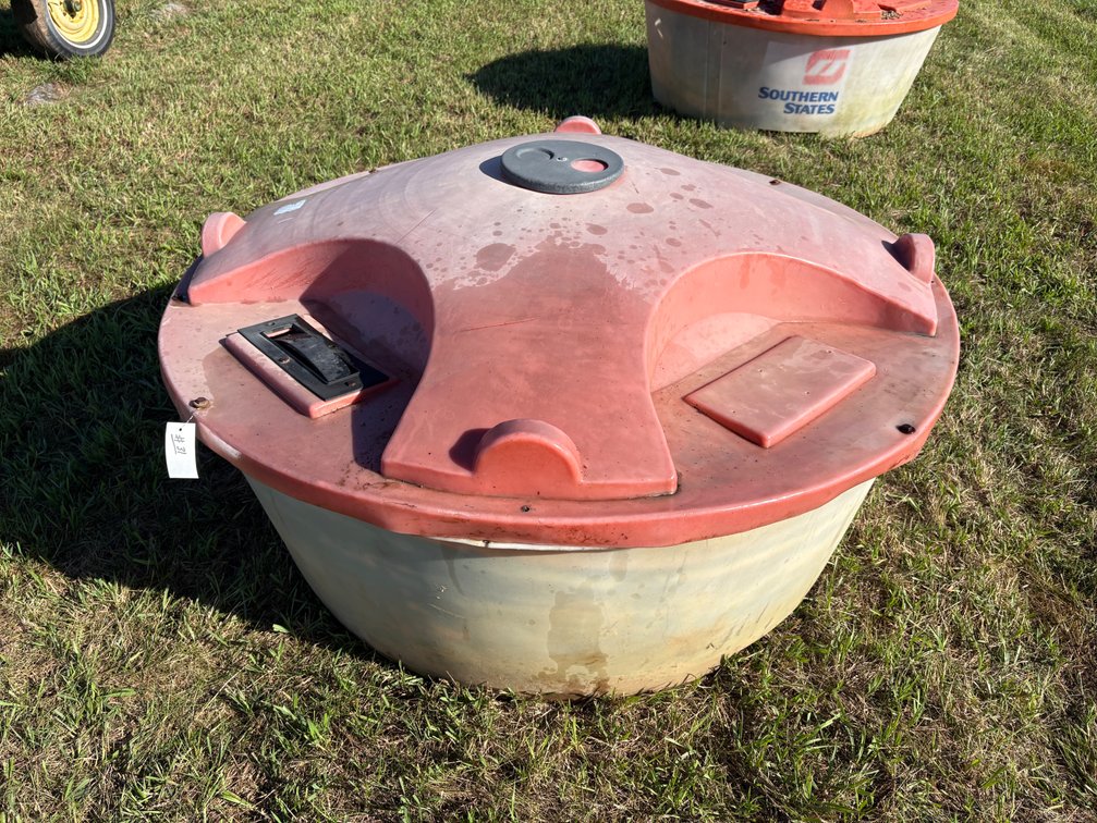 Bull Master Poly Lick Tank