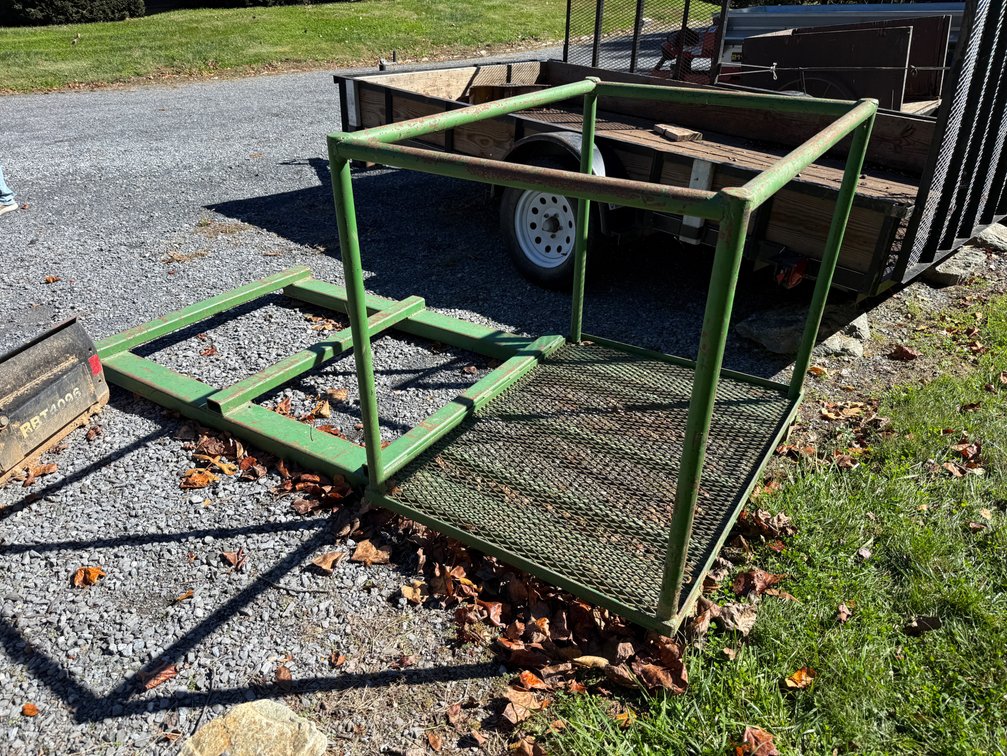 Man cage, pallet fork mounted