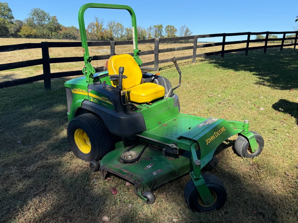 John Deere 997 Zero Turn Z Trak