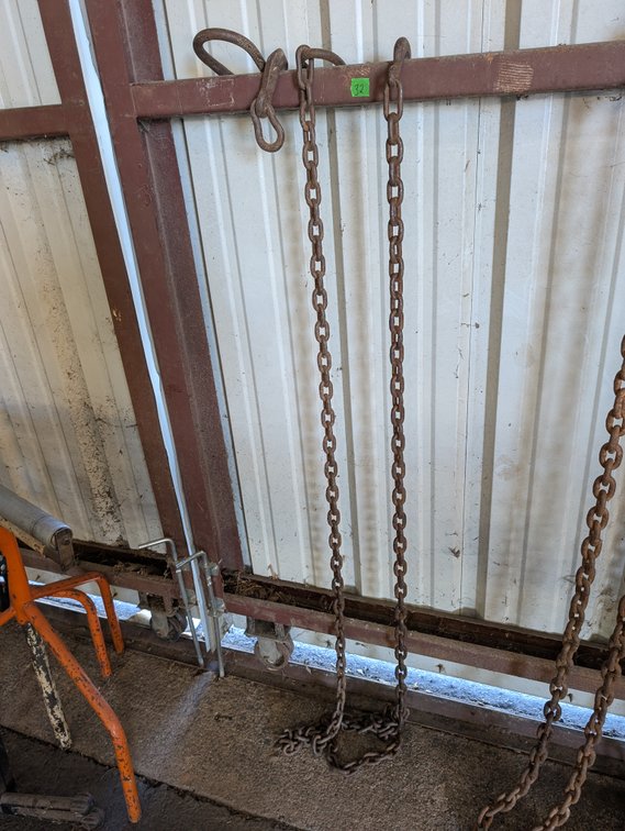 Heavy-Duty Towing / Logging Chains with Hooks