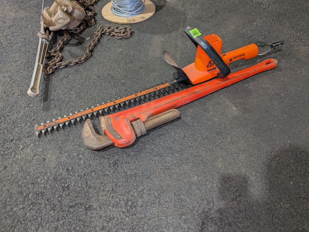 Large Heavy-Duty Rigid Pipe Wrench & Black & Decker Electric Hedge Trimmer Lot