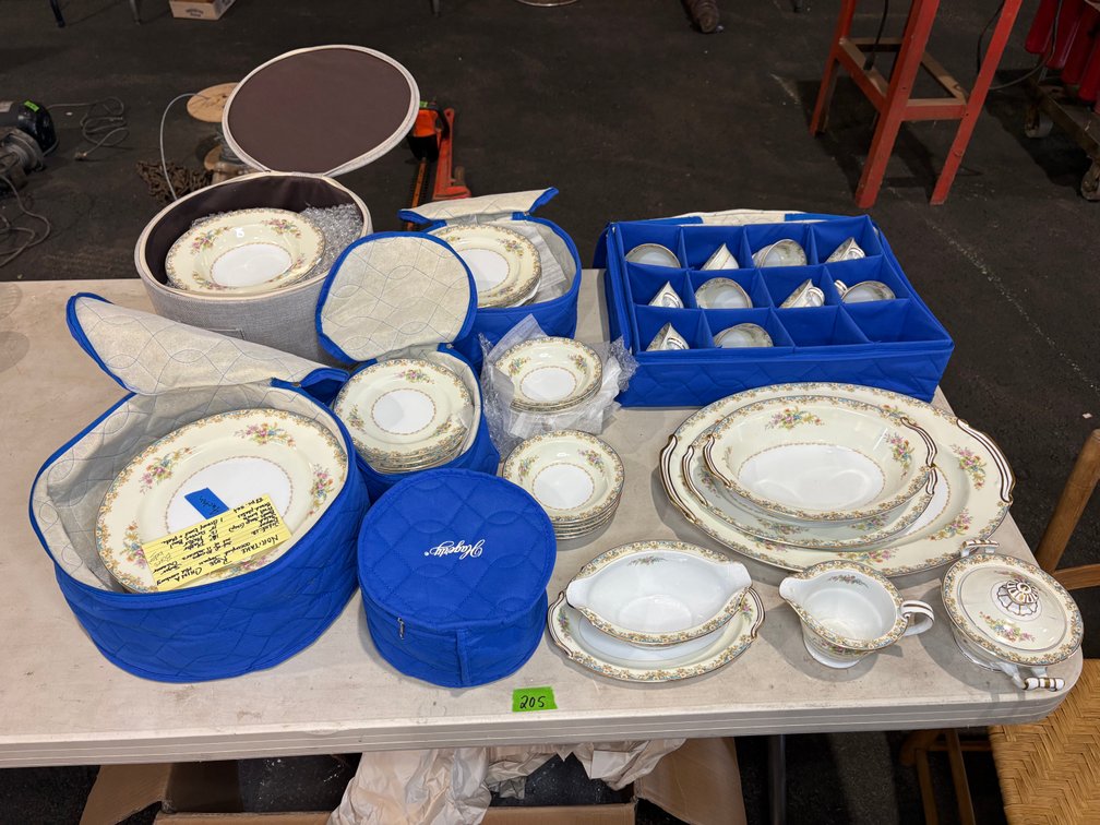 Large Noritake China Dinnerware Set with Fabric Storage Cases