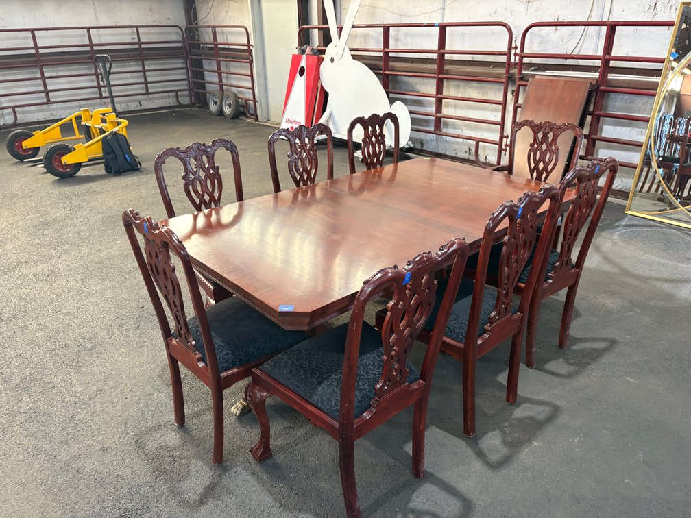 Traditional Mahogany Dining Table with Leaf & 8 Chippendale Style Chairs