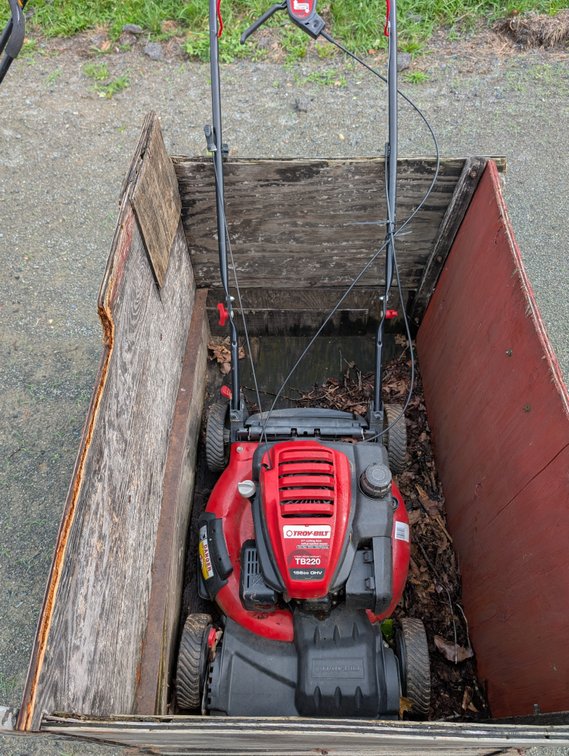 Troy-Bilt TB220 Self-Propelled Lawn Mower