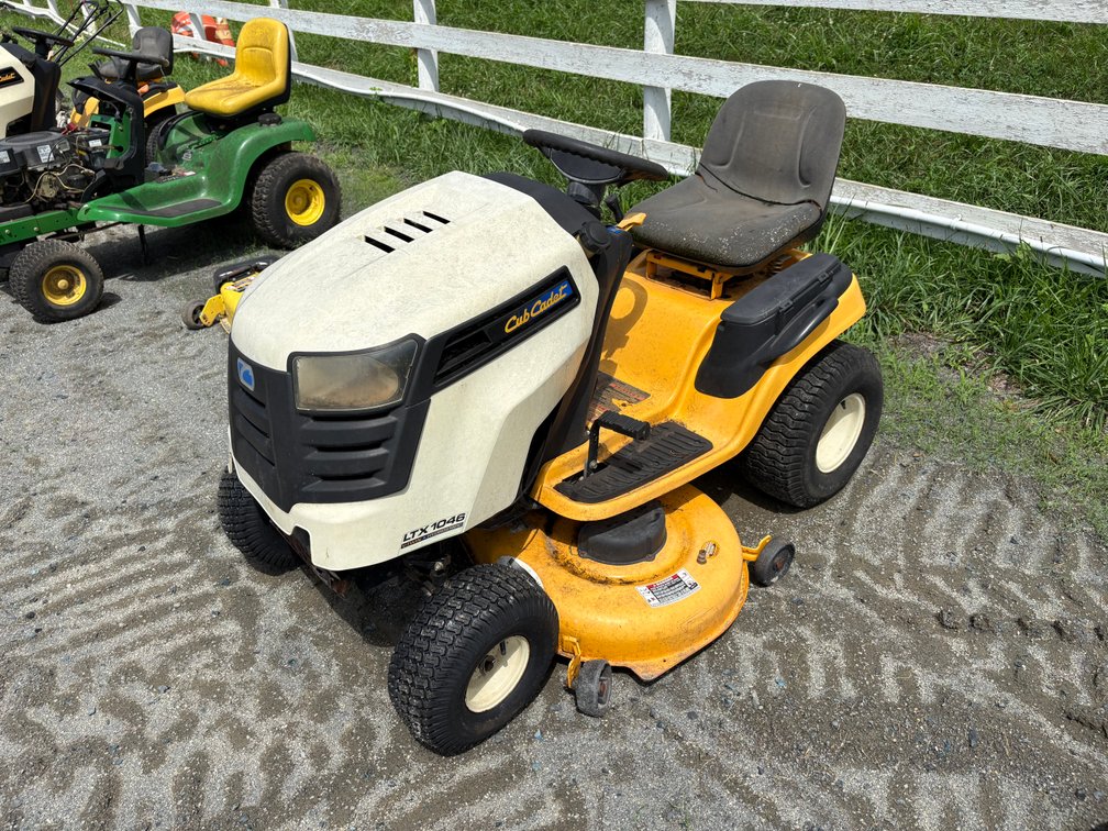 Cub Cadet LTX 1046 Hydrostatic Riding Mower