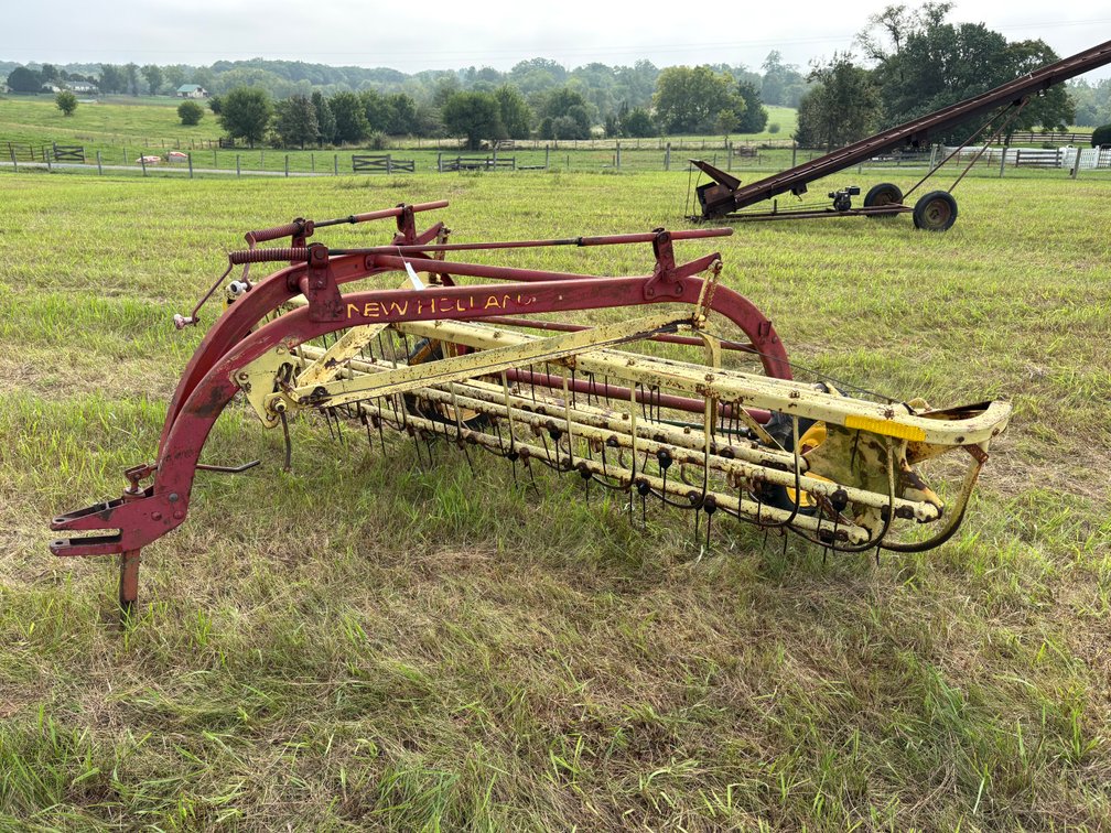 New Holland 258 Hay Rake