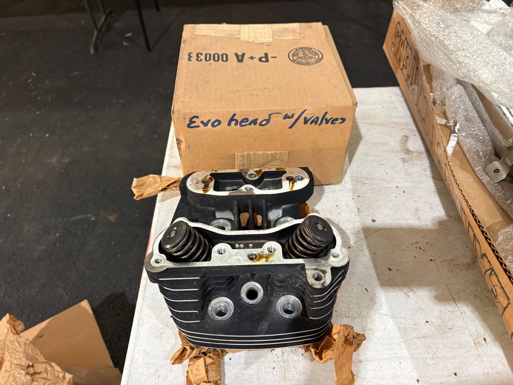 Harley-Davidson Evolution Engine Cylinder Head with Valves