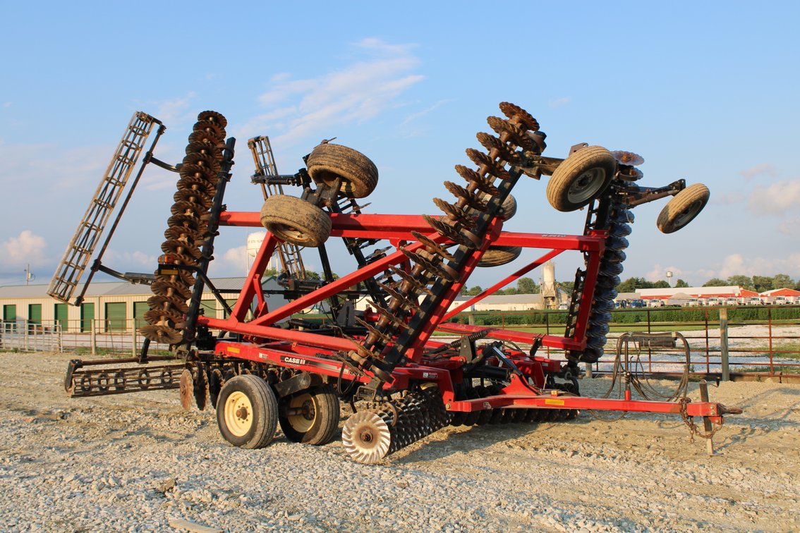 Case IH 330