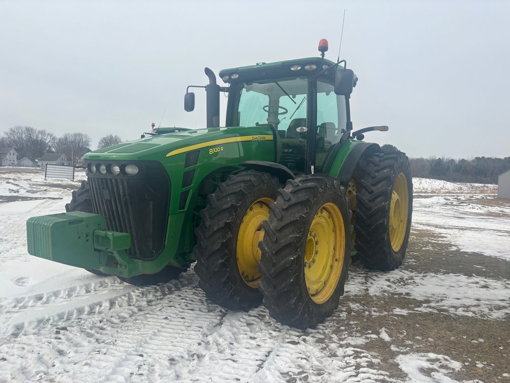John Deere 8320 R