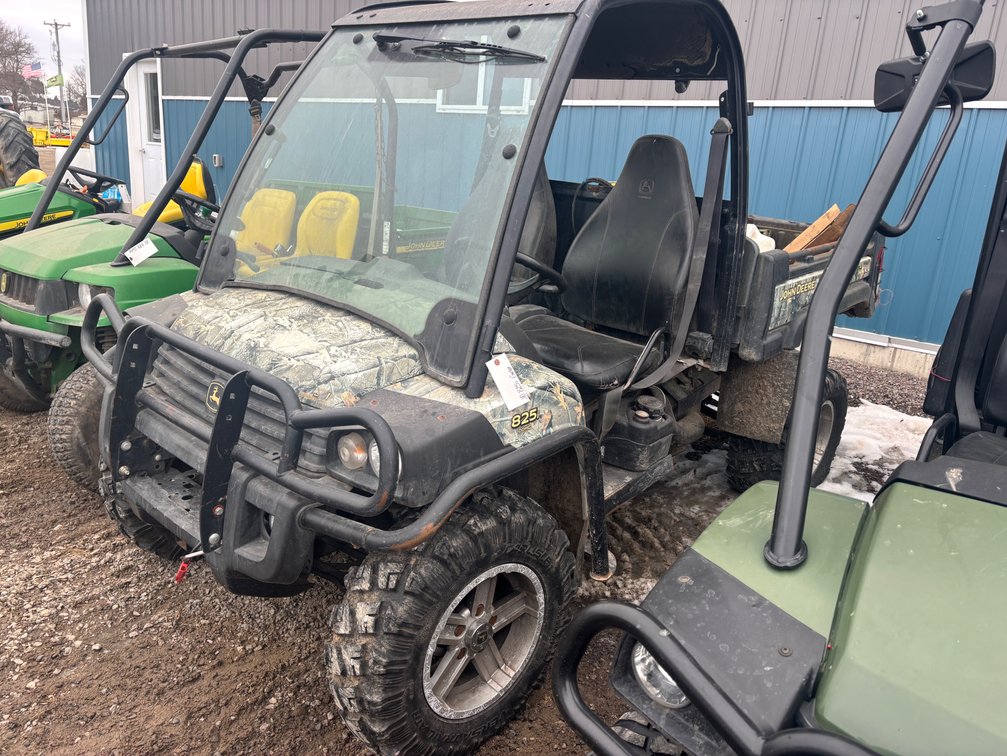 John Deere 825I Gator