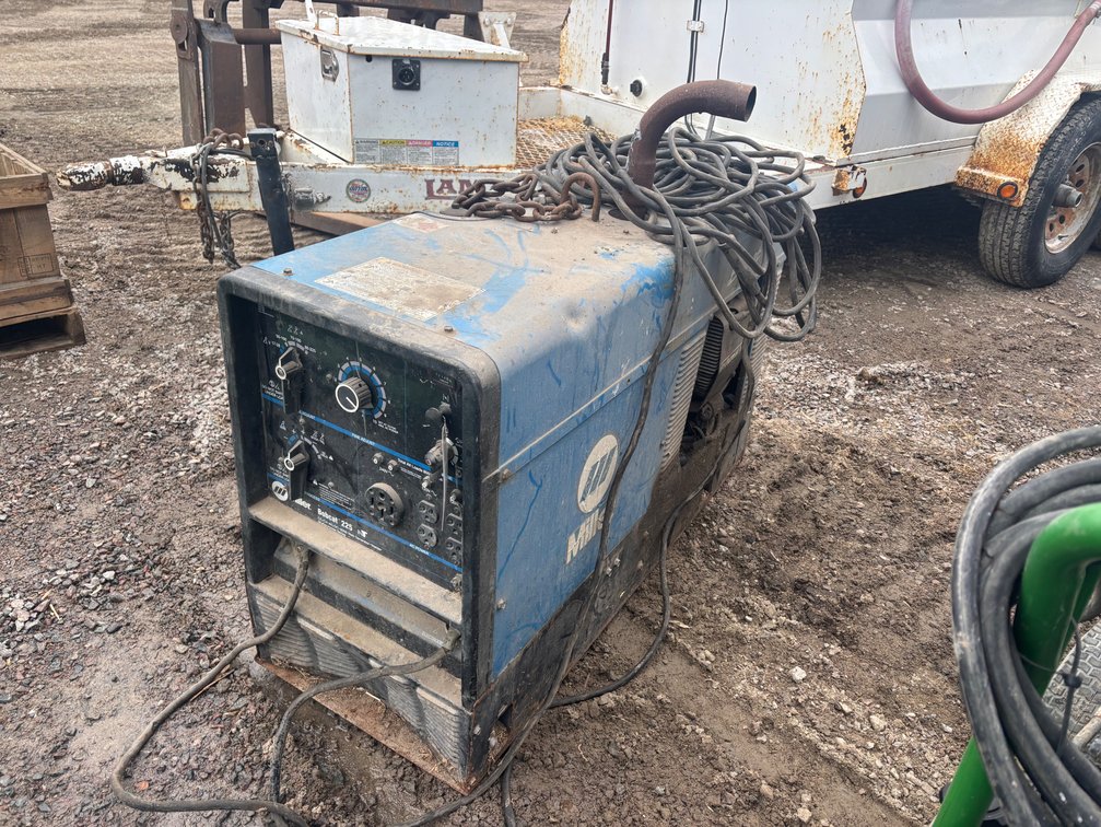 Miller Bobcat 225 8000 Watt Generator and Welder