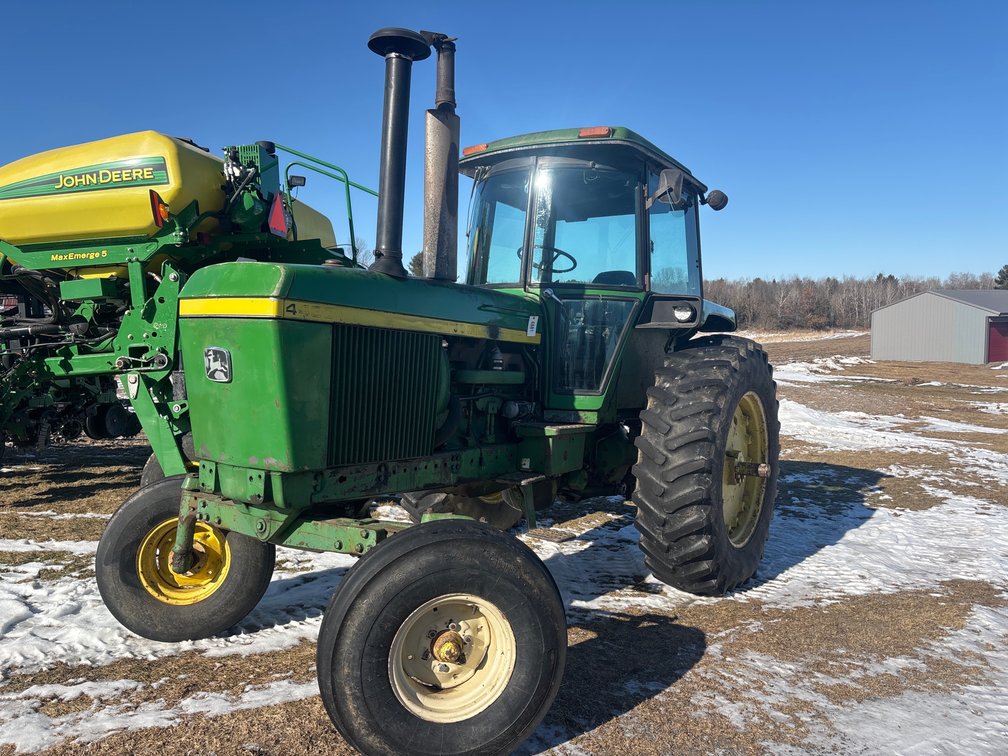 John Deere 4430
