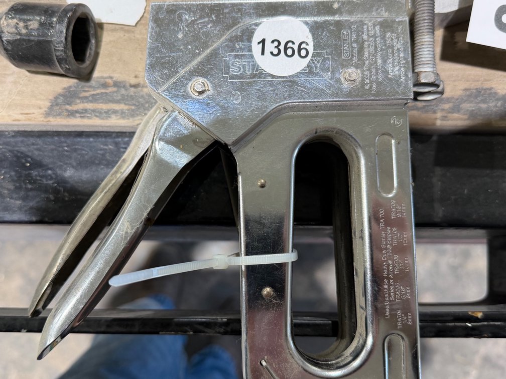 Staple guns