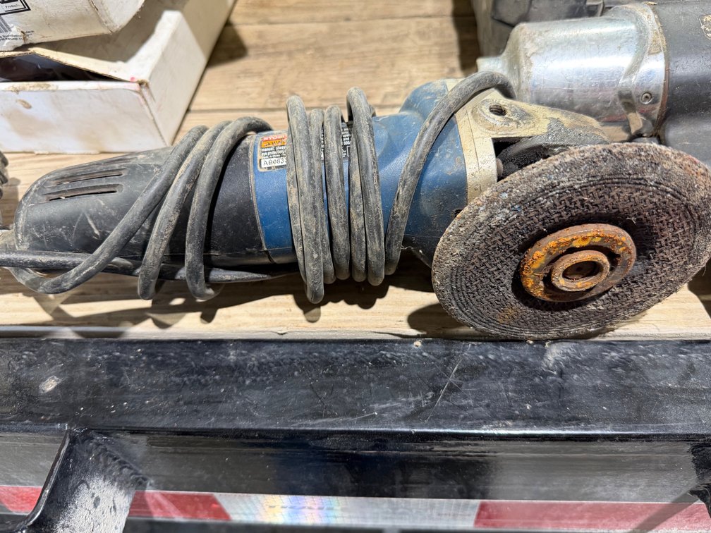 Electric grinder