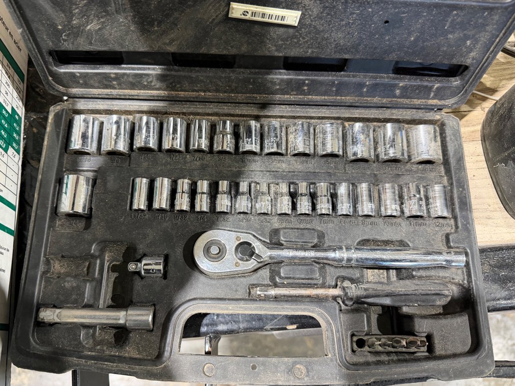 3/8 and 1/4 sockets