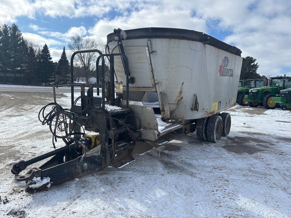 Penta 1130-HD Twin Screw TMR Mixer