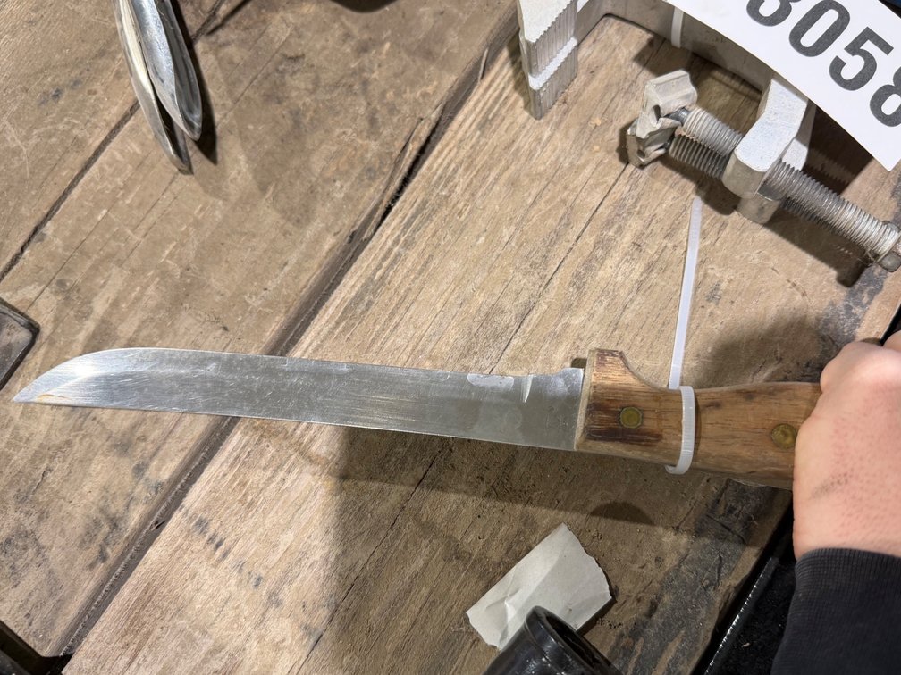 Little a big knife