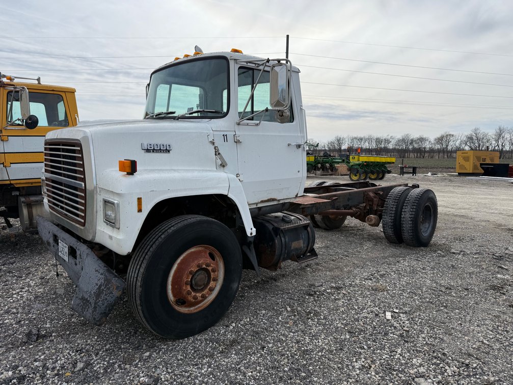 FORD L8000