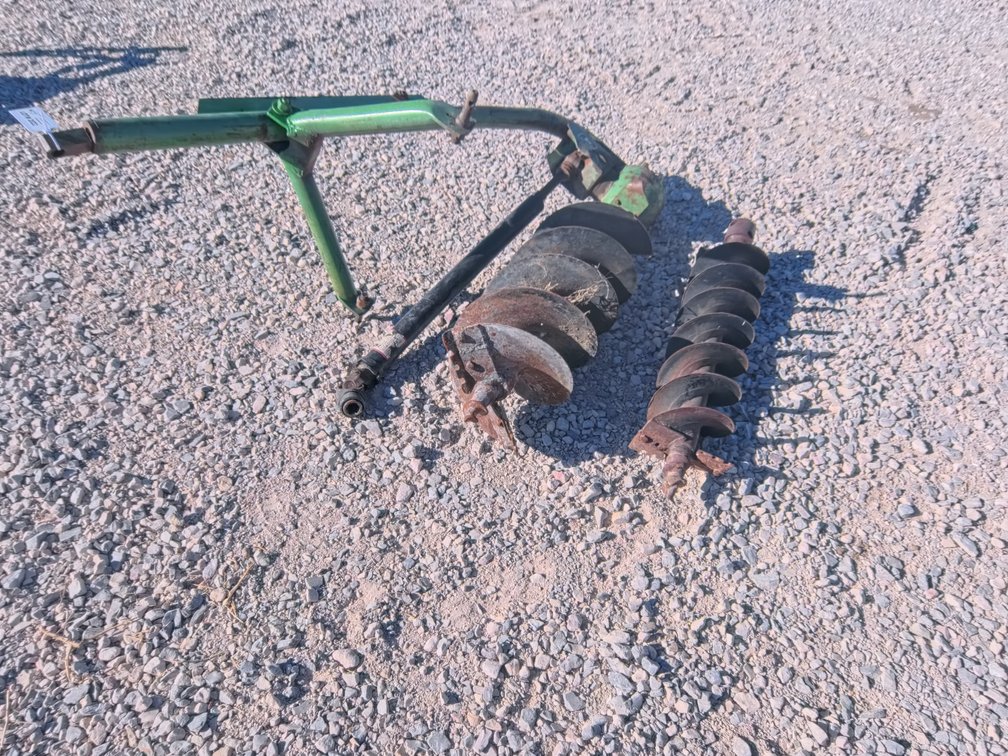 JOHN DEERE Post Hole Digger