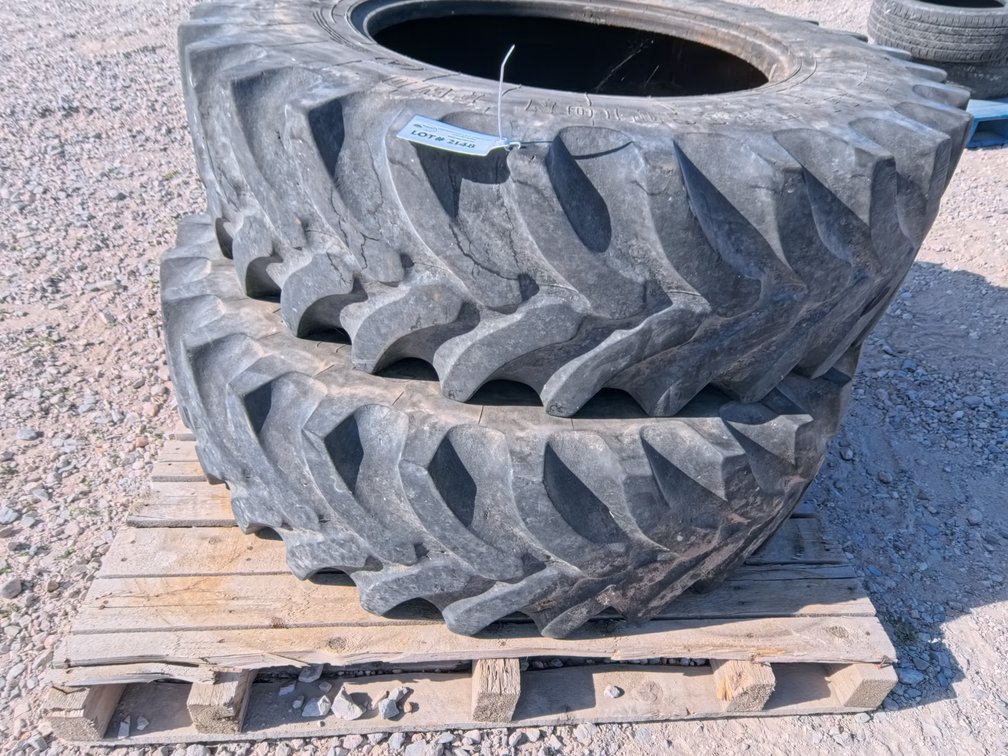 2 FIRESTONE 14.9R28 Tractor Tires
