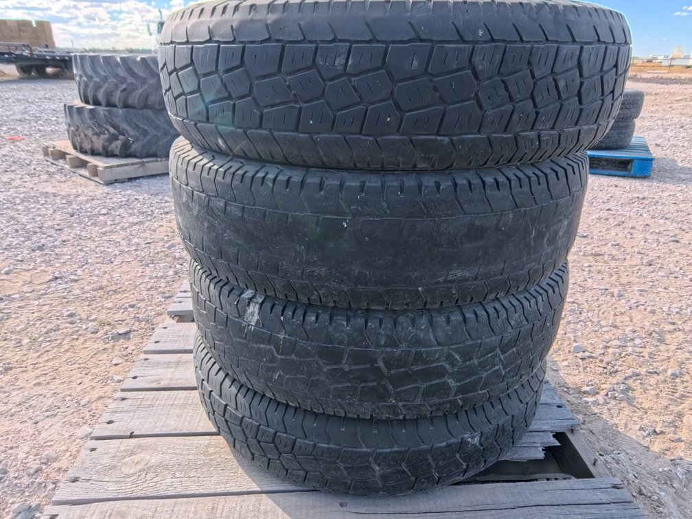 Set Of 4 MASTERCRAFT STRATUS Tires