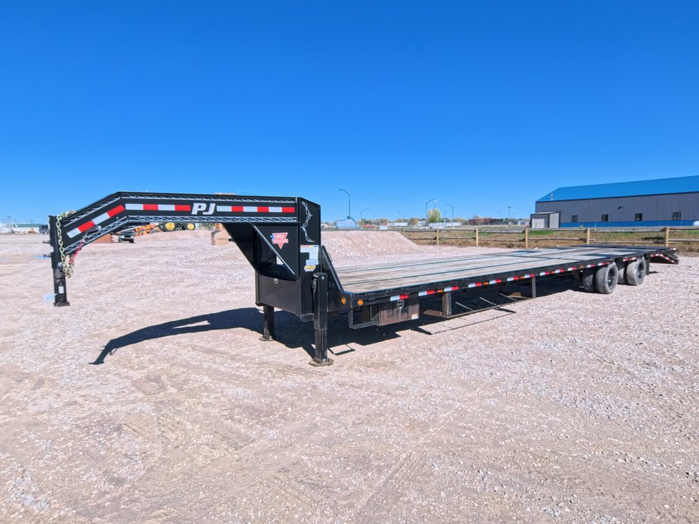 2021 PJ 40ft Gooseneck Trailer