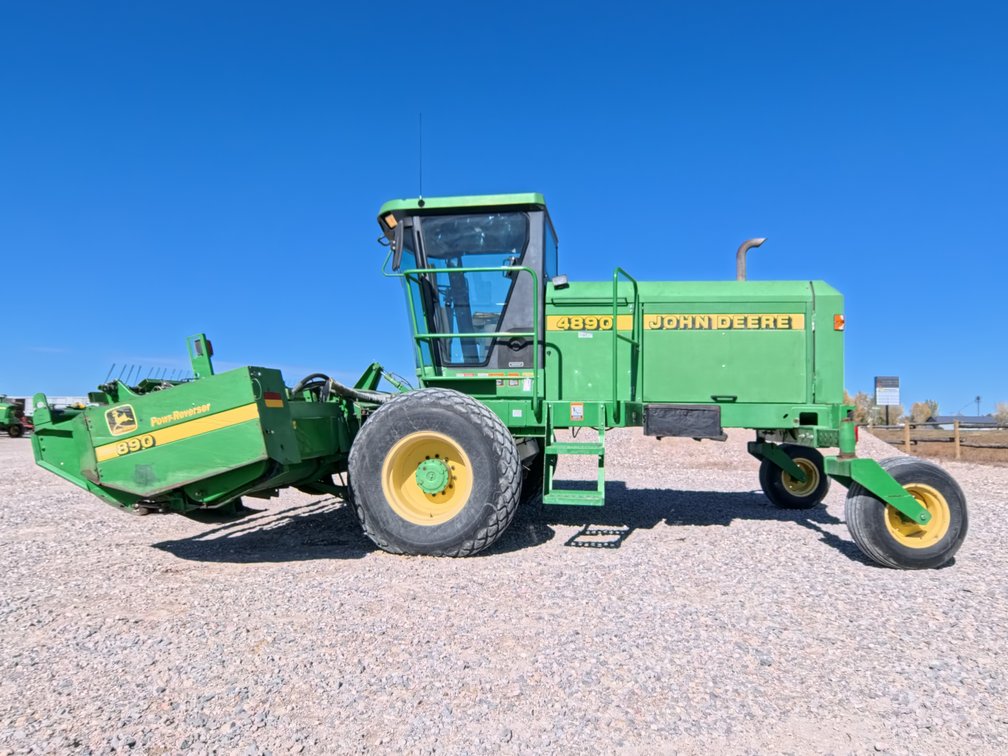 JOHN DEERE 4990 Self Propelled Swather