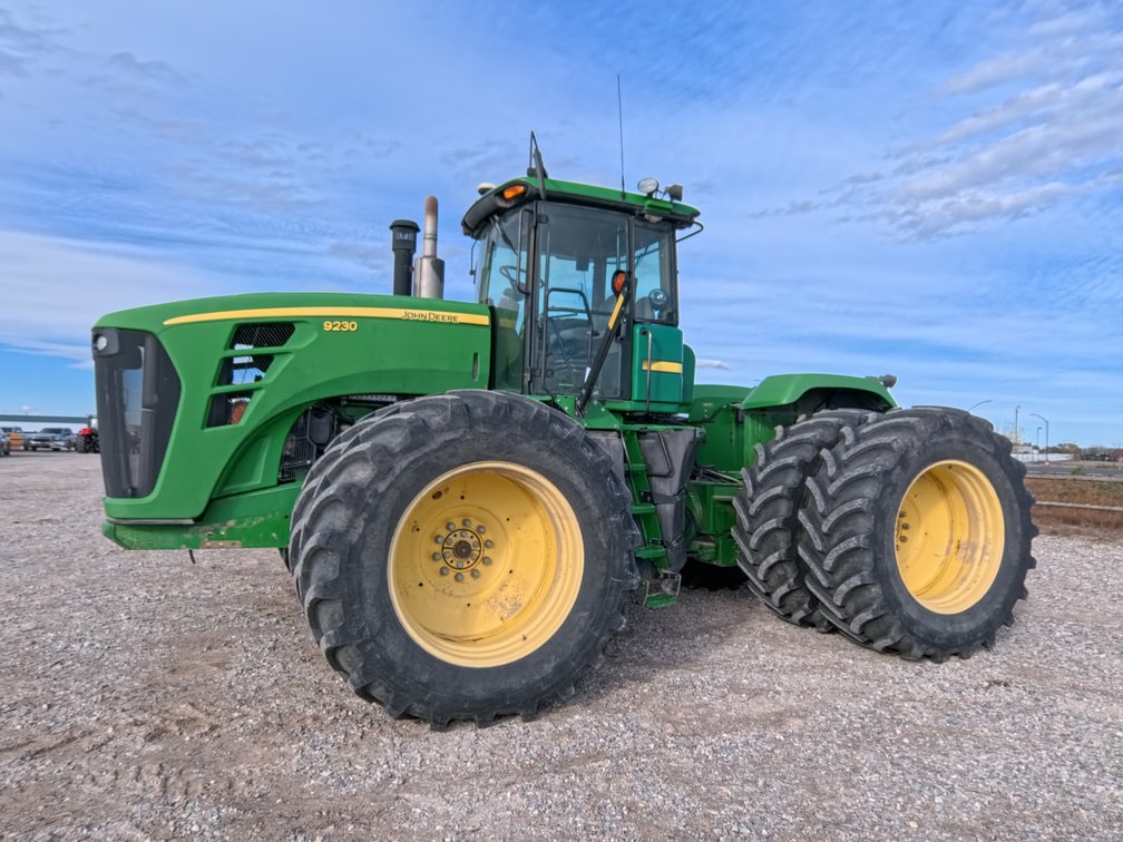 JOHN DEERE 9230 4WD Tractor
