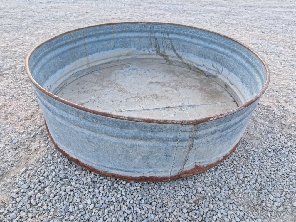 HASTINGS 7ft Galvanized Water Tank