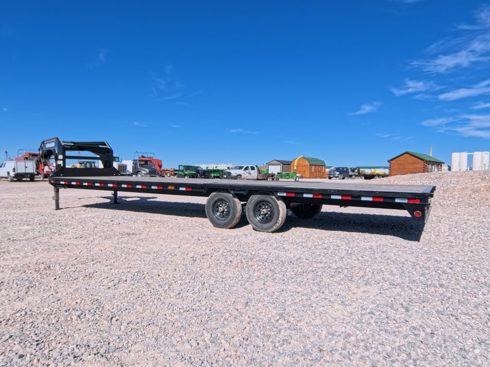 2021 PJ 40ft Gooseneck Trailer