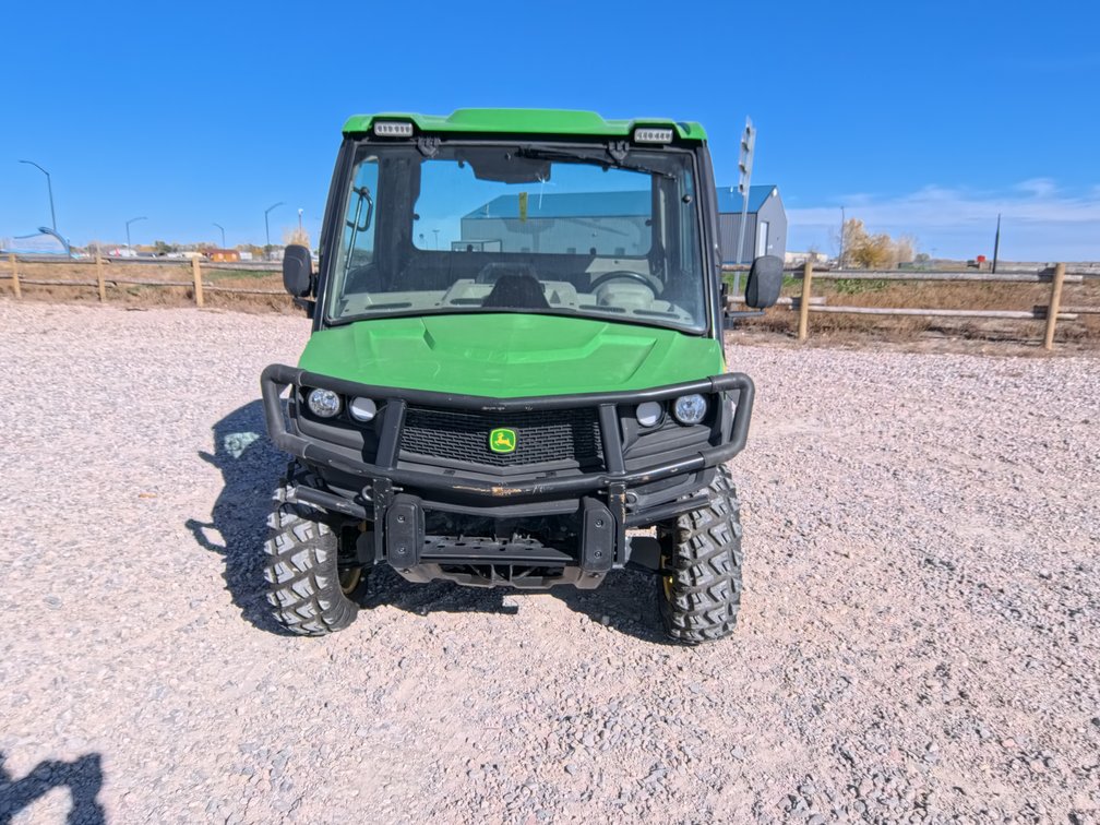 JOHN DEERE 835R Gator