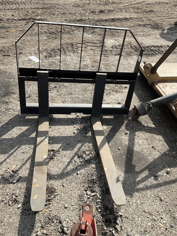 Tomahawk 42in Pallet Forks