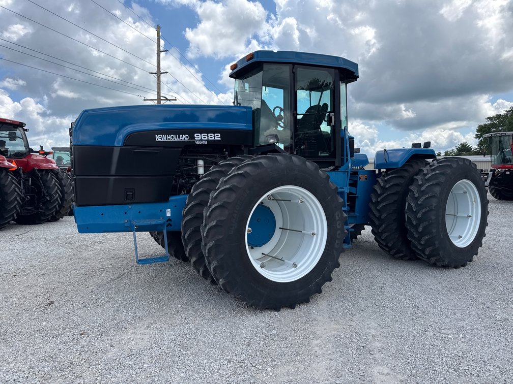 New Holland 9682