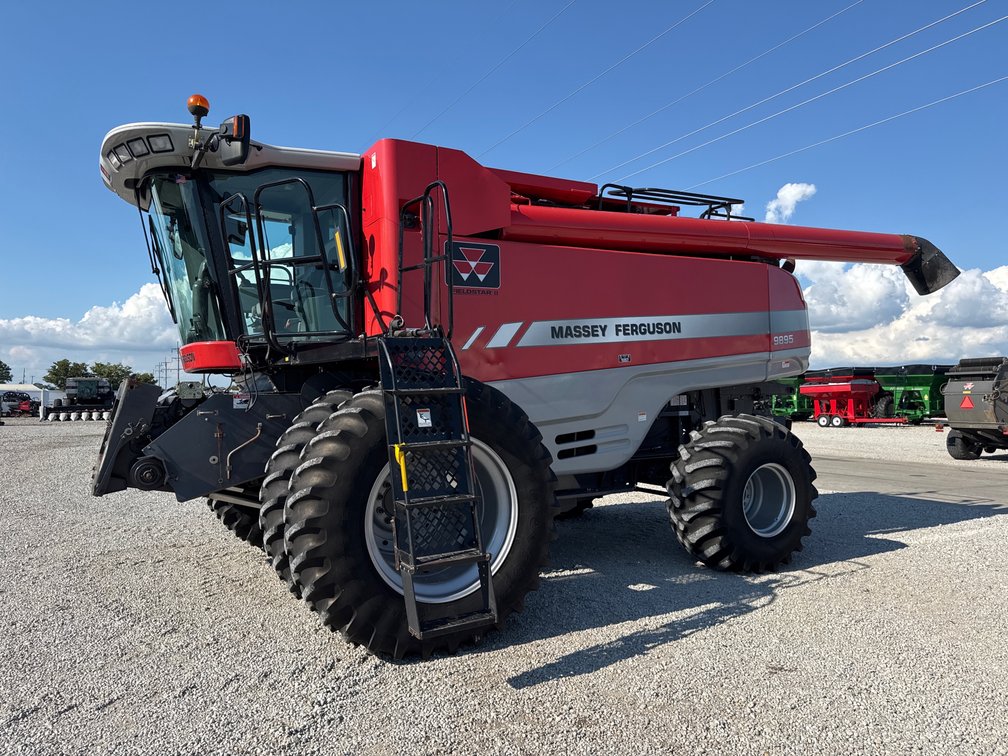 Massey-Ferguson 9895