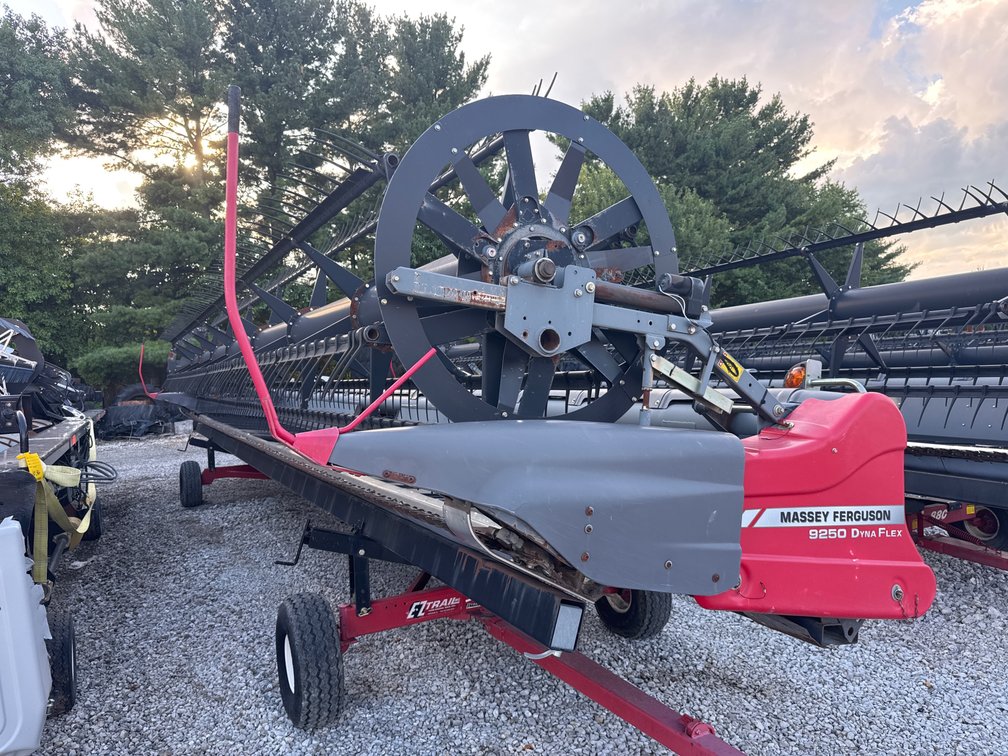 Massey-Ferguson 9250-35 Draper