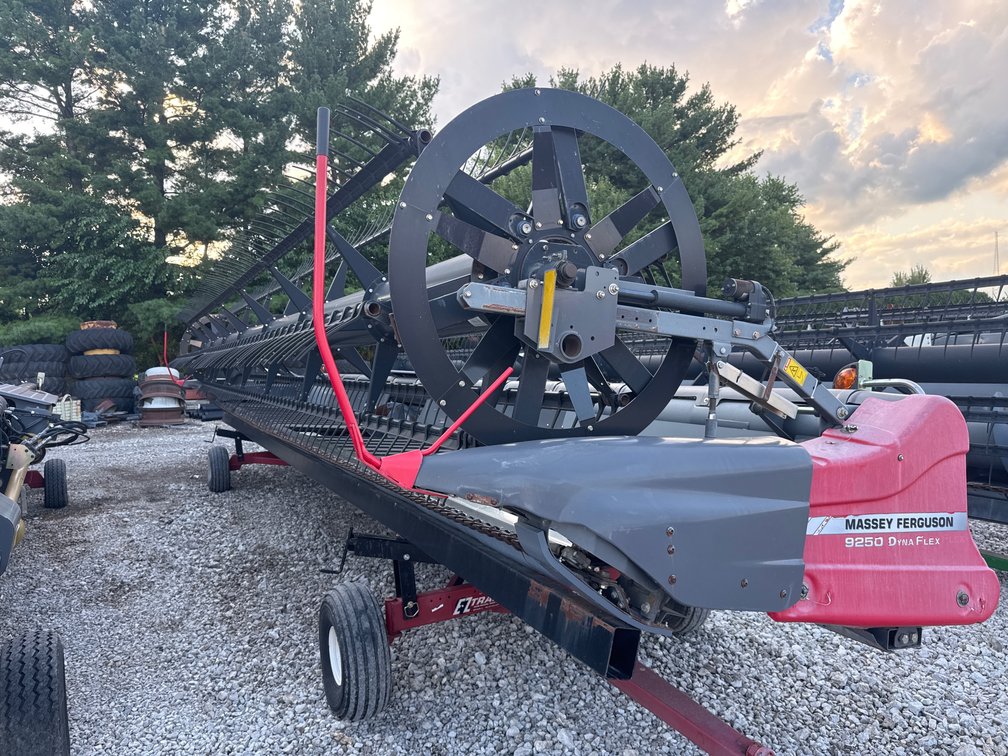Massey-Ferguson 9250-35 Draper