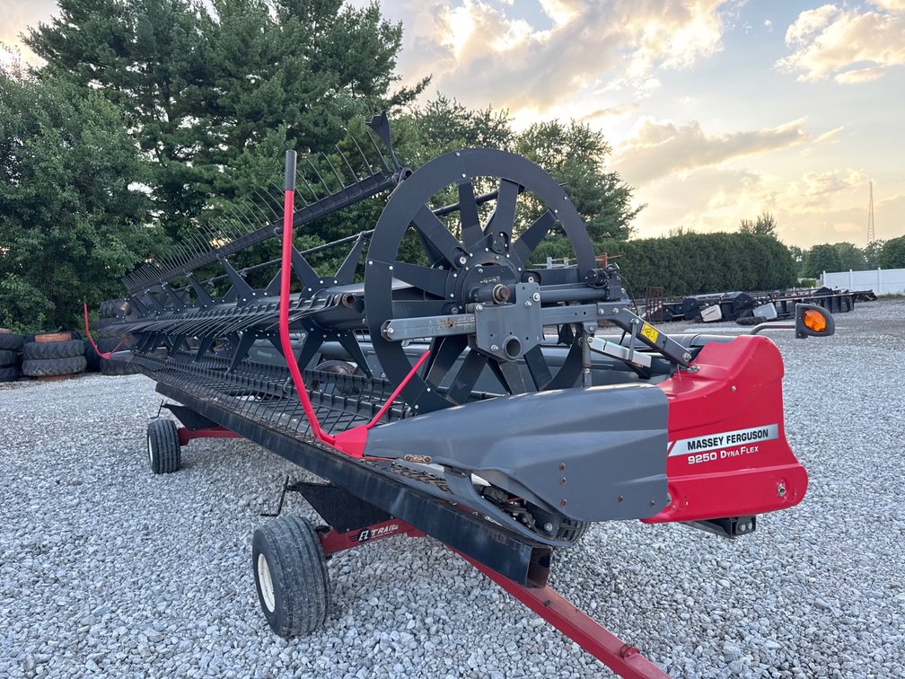 Massey-Ferguson 9250-30 Draper