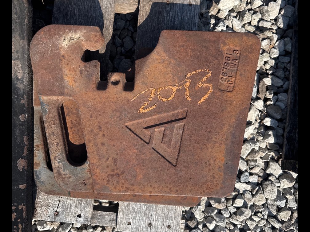 AGCO Suitcase Weight
