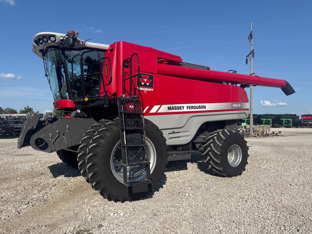 Massey-Ferguson 9540