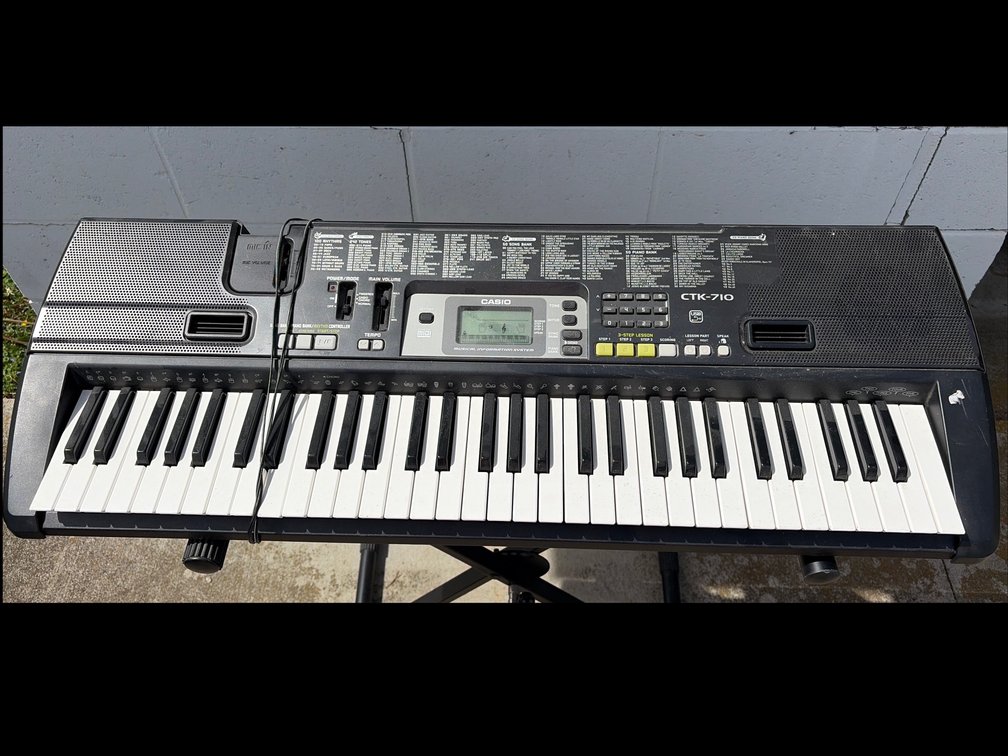 Casio CTK-710 Key Board stand not included