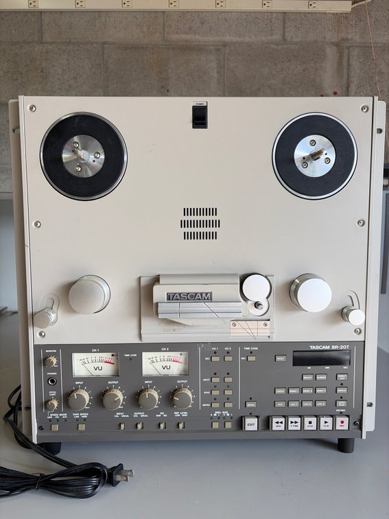 TASCAM BR-20T is a 2-track, 2-channel, 1/4" master reel-to-reel tape recorder