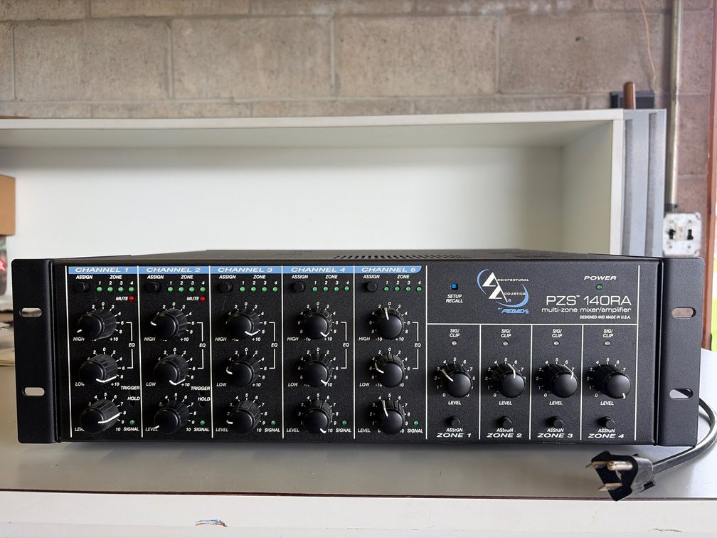 Peavey PZS 140RA multi-zone mixer/amplifier